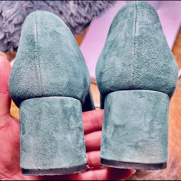 Green suede block heel pumps. Size 8/38 - Picture 5 of 8